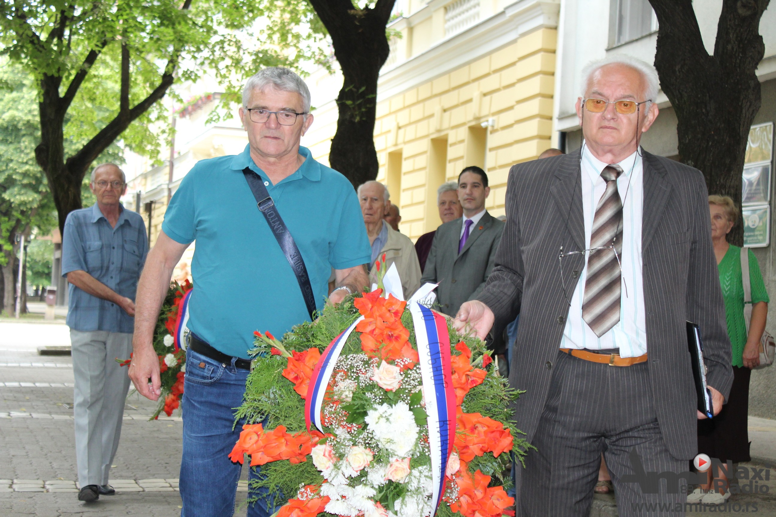 Polaganjem venaca obeležen Dan borca