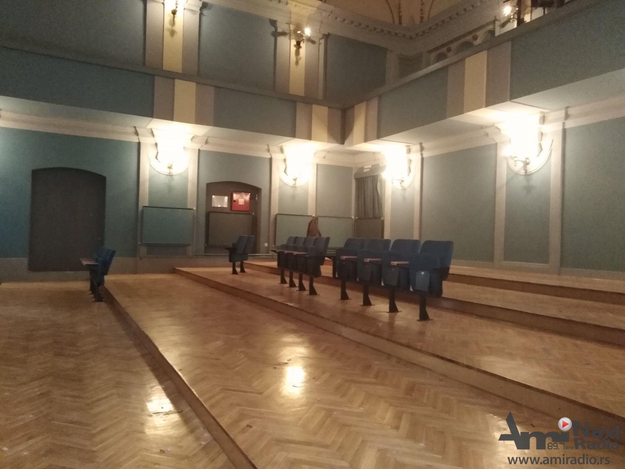 Zamena stolica u Narodnom pozorištu