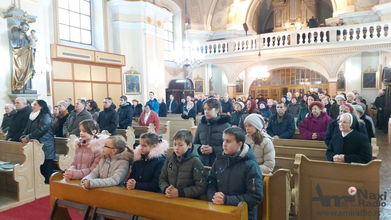 Danas se proslavlja Božić po gregorijanskom kalendaru