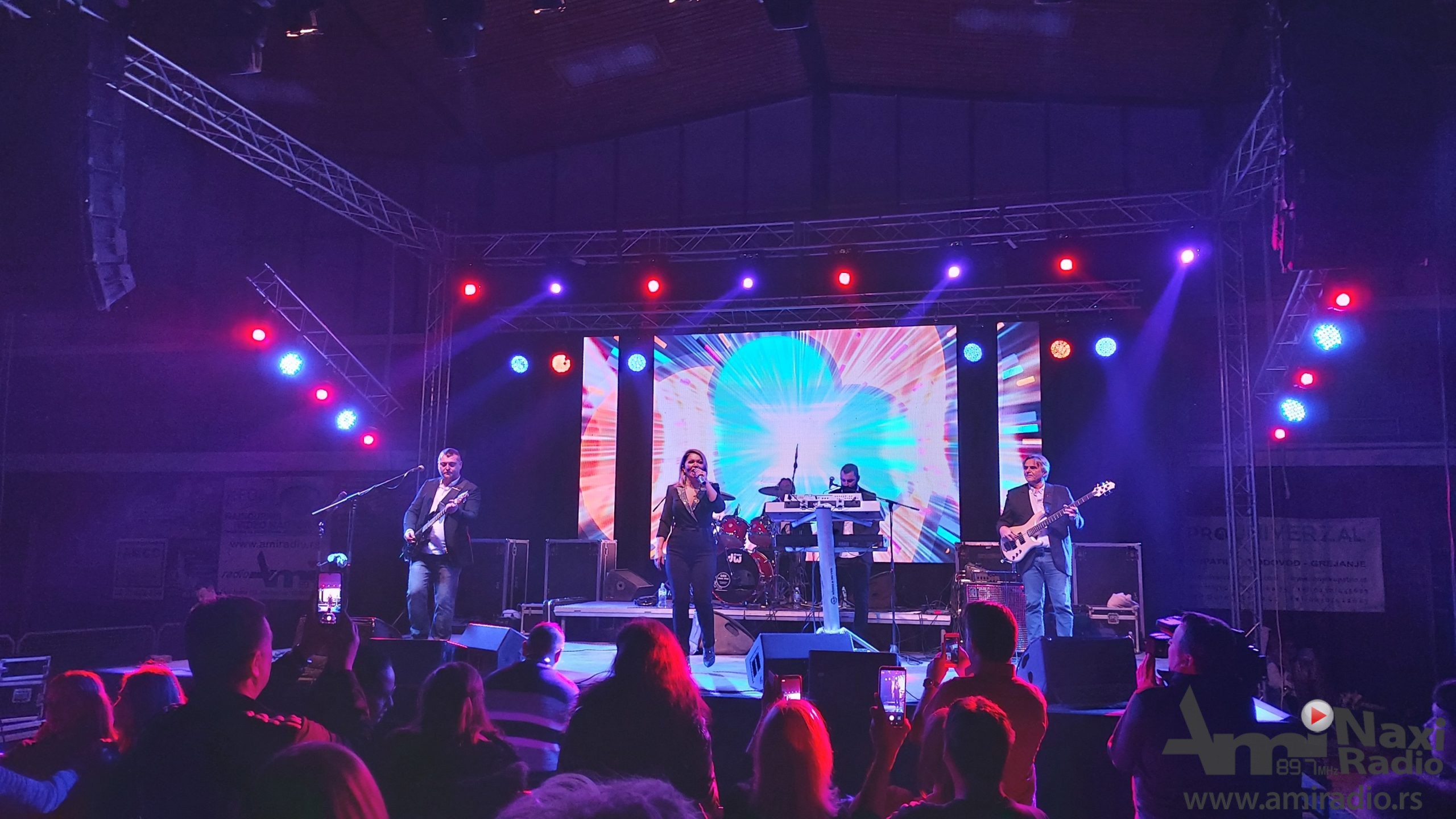 Ženama s ljubavlju: Održan koncert Nede Ukraden