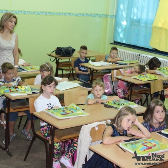 Onlajn nastava počinje u utorak u 8 sati