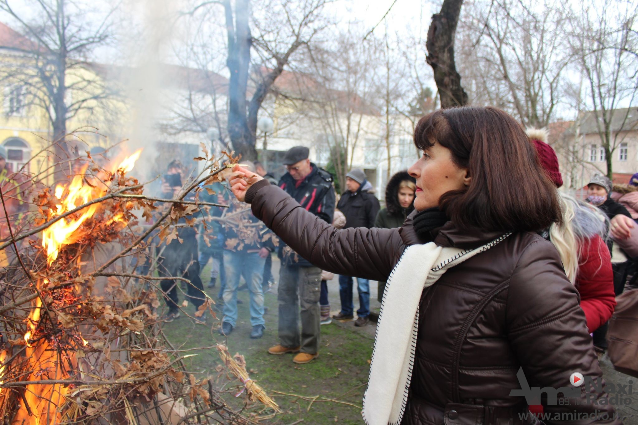Tradicionalno paljenje badnjaka