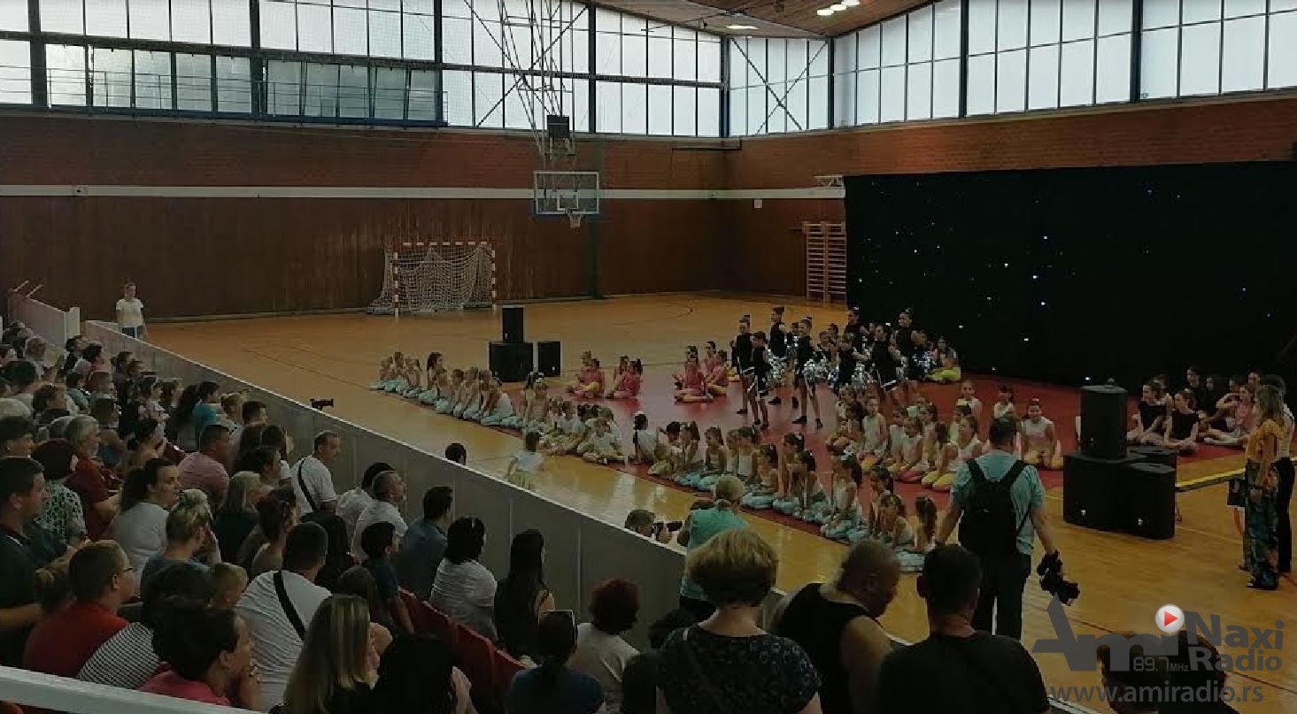 Scenski i muzički spektakl u hali: ”Dance and soul ritmik” održao humanitarnu manifestaciju, prikupljeno preko 42.000 dinara