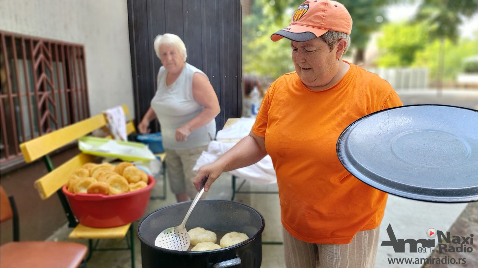 Krofnijada u Iđošu: Vredne ruke domaćica napravile preko hiljadu krofni