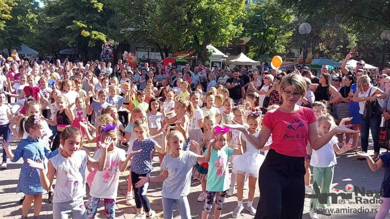 Fleš mob Plesne grupe “Dance N Soul” na Trgu