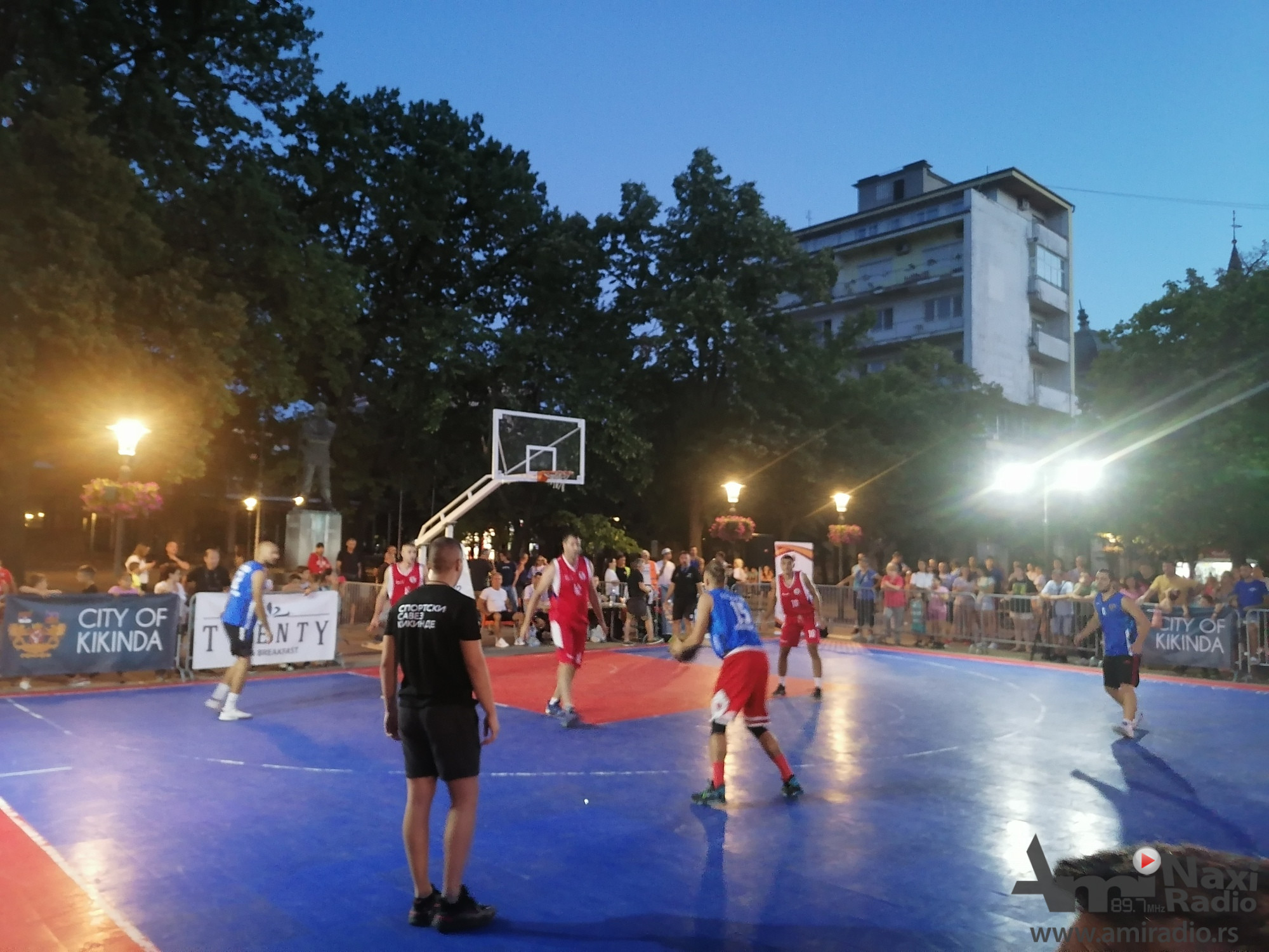 Počeo Noćni turnir u basketu na Trgu, nagradni fond 210 000 dinara