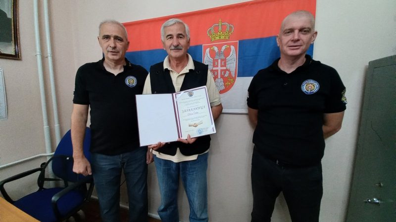 Članovi Udruženja veterana pripadnika posebnih jedinica policije uručili plakete Milivoju Linjačkom i Savi Orelju