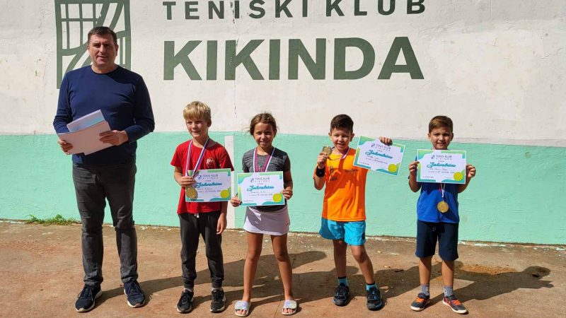 Tenis: Kikinđani uspešni i kao domaćini turnira i na takmičenju u Bečeju