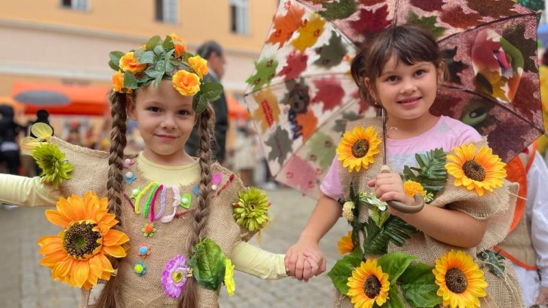 Najslađi deo “Dana ludaje”: Karneval predškolaca i Kinderbal