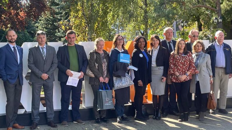 Rotarijanci donirali mBot robote školama “Vuk Karadžić”, “Jovan Popović” i “Prvi oktobar”