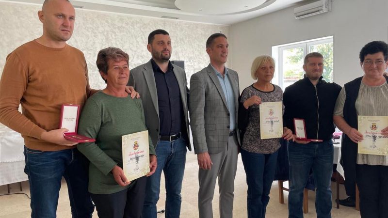 Dan Ruskog Sela: Položeni venci i dodeljene godišnje nagrade