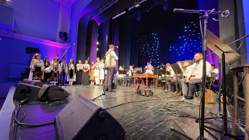 “Gusle” sa gostima iz Rumunije priredile sugrađanima muzičku čaroliju