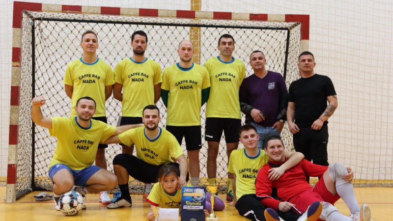 „Kafe Nađa“ pobednik turnira u malom fudbalu u Mokrinu
