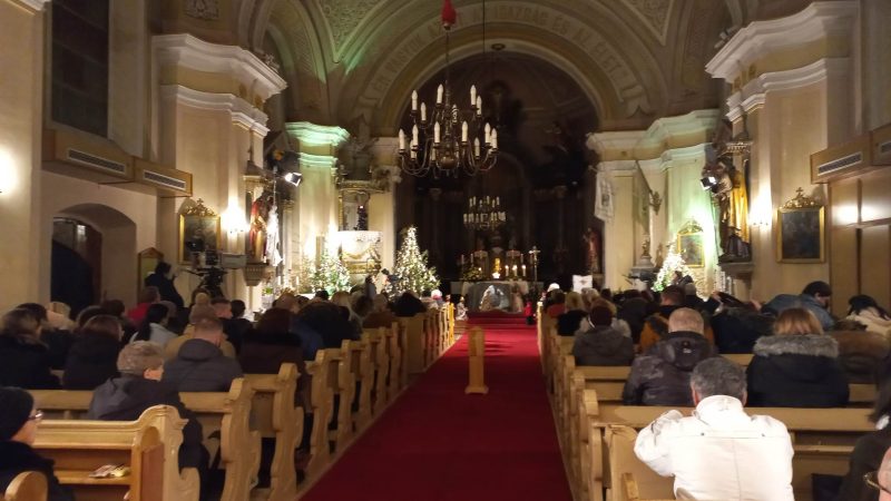 Vernici obeležavaju Božić po gregorijanskom kalendaru