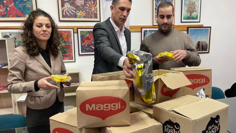 Banka hrane Vojvodine donirala pakete hrane Crvenom krstu i priključila se akciji “Kutija želja”