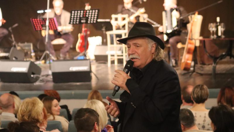 Rade Šerbedžija i „Zapadni kolodvor“ priredili Kikinđanima nezaboravno veče