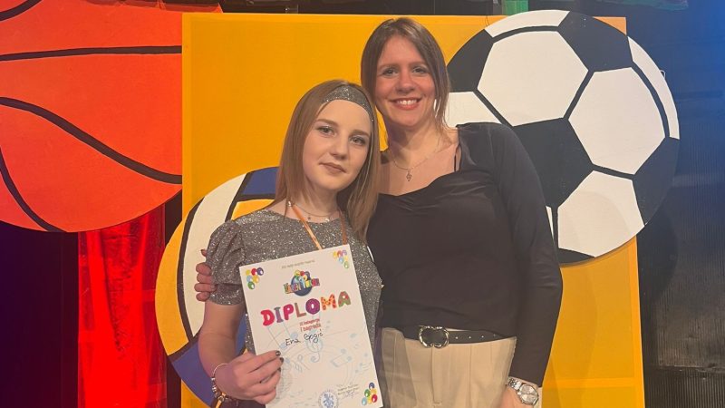 Ena Gogić osvojila prvo mesto na Festivalu „Šareni vokali“