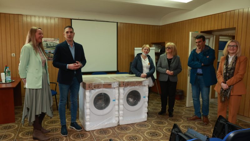 Donacija kompanije „Le Belier“: Dom zdravlja dobio dve veš-mašine