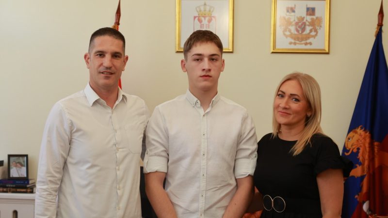 Kikinda je ponosna na Andeja Popovića: Mladi naučnik osvojio zlato u Indoneziji