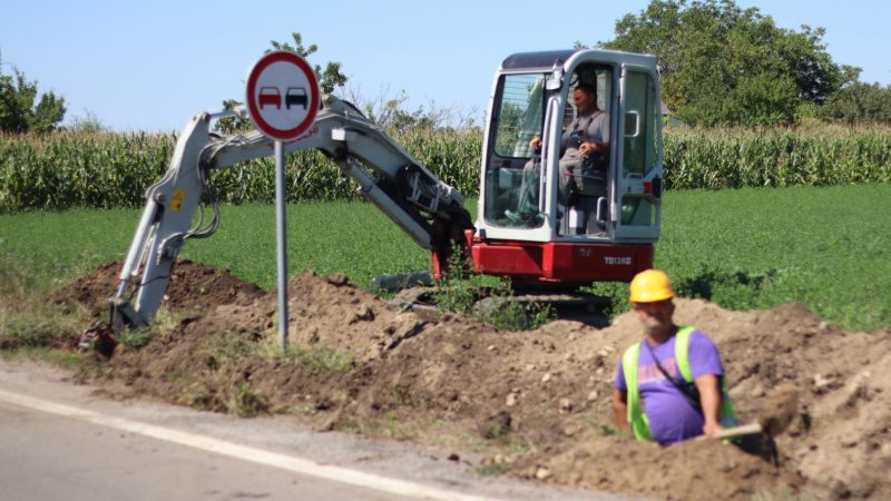 U toku radovi na postavljanju rasvete na ulazu u grad