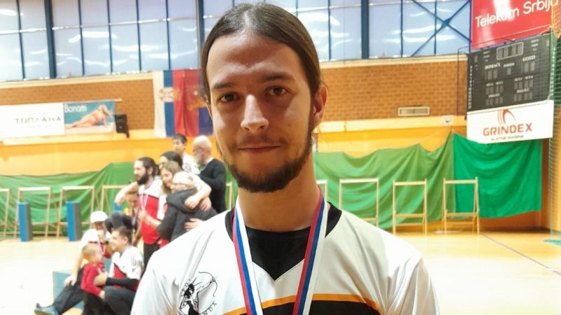 Streličarstvo: Đorđe Mišković osvojio zlatnu medalju na „Sova kupu“ u Kikindi
