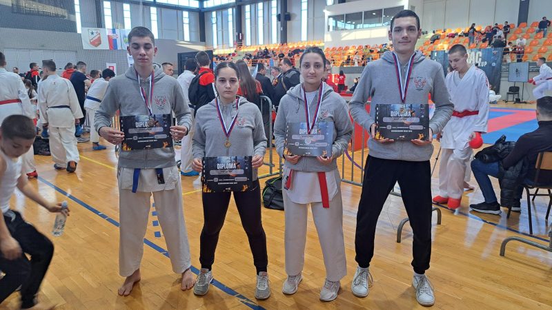 Četiri medalje za karatiste „Feniksa“