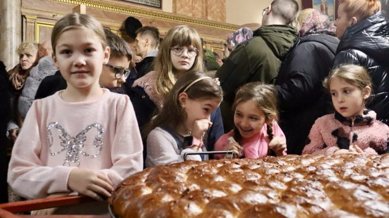 Danas se slavi Božić po julijanskom kalendaru: Mir Božji, Hristos se rodi