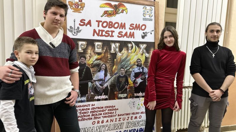 Humani članovi benda „Feniks“ svirali i pevali za mladog sugrađanina