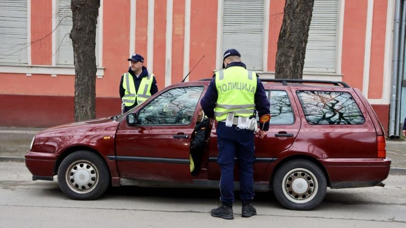 Do nedelje pojačana kontrola saobraćaja: Samo 60 posto roditelja prevozi decu na propisan način