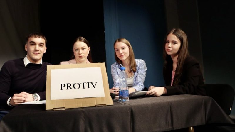 Srednjoškolci debatovali o važnim temama: Pobednik ekipa Gimnazije