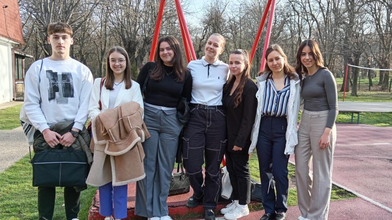 Milica Tomić, Dorotea Borenović, Aleksandar Trajkovski i Andrej Popović osvojili nagrade na Smotri istraživačkih radova