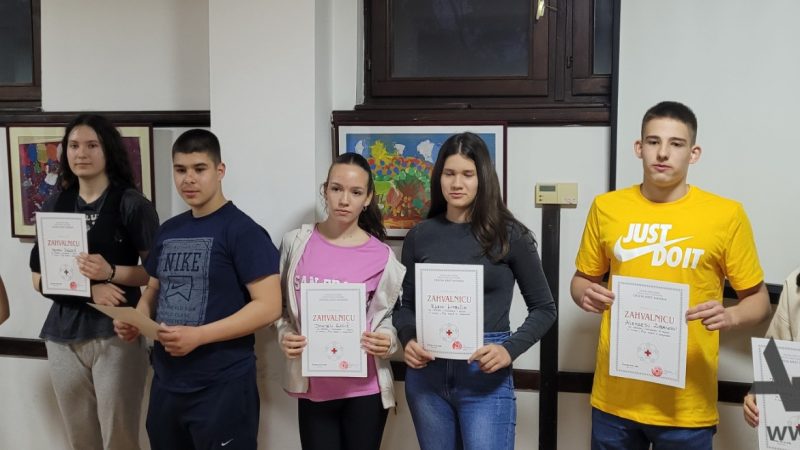 Danijela Golić, Elena Litričin i Nevena Vulović najbolje na gradskom takmičenju „Šta znaš o zdravlju“