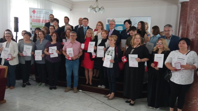 Tehnička škola dobila priznanje Crvenog krsta Vojvodine za doprinos razvoju dobrovoljnog davalaštva krvi