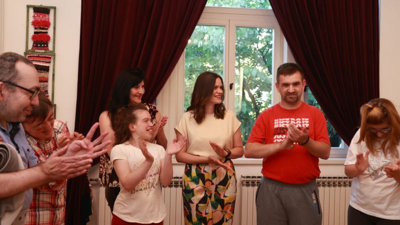 Otvorena izložba „Mi smo ta nit“ korisnika „Naše kuće“