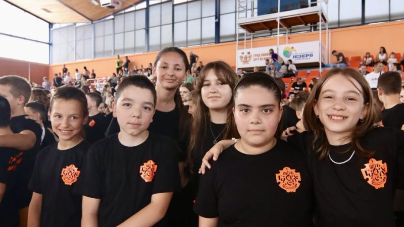 Đaci se uz „Mali maturantski ples“ oprostili od učitelja i učiteljica