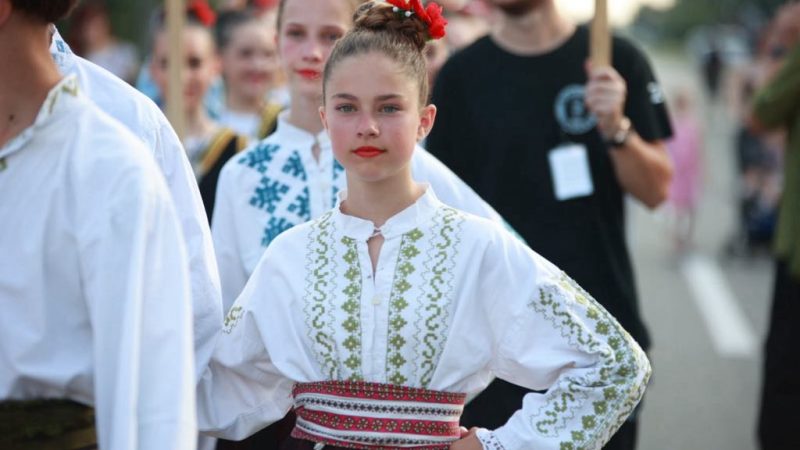 U Nakovu održan 14. Međunarodni festival folklora „Ajmo zaigrati, ajmo de“