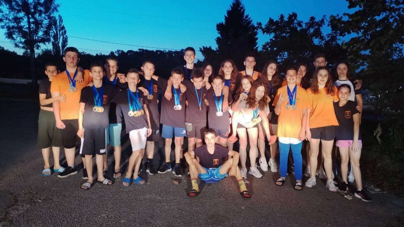 Plivači „Velike Kikinde“ najbolji na „Petnica kupu“ u Valjevu: Osvojeno 45 medalja