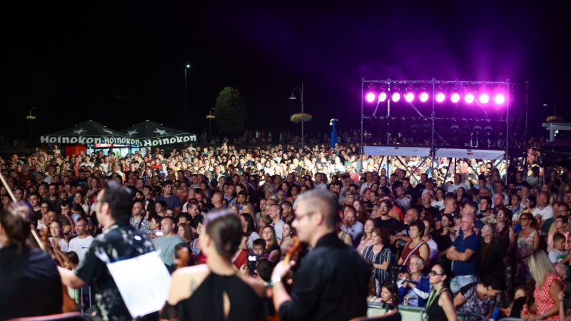 Koncert „Queen symphony“ oduševio Kikinđane