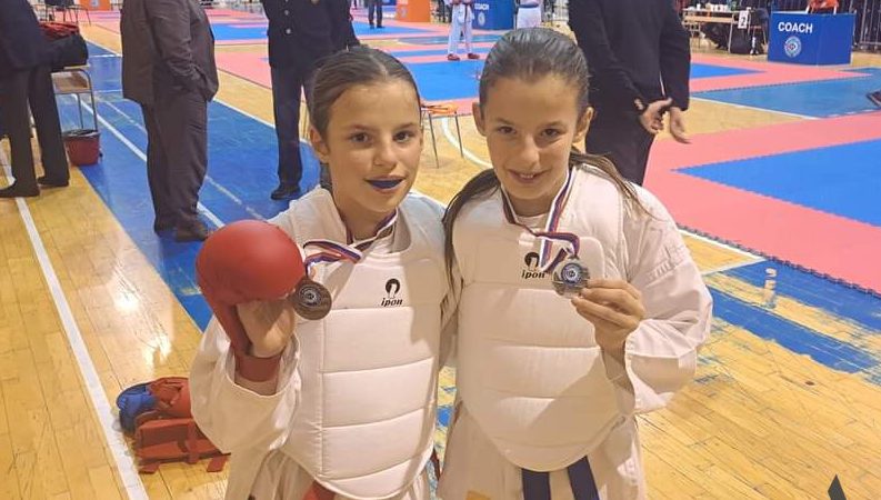 Karatisti „Feniksa“ osvojili četiri medalje na Kupu Srbije u Nišu