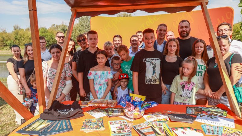 Predstavnici lokalne samouprave na manifestaciji „Dani porodice“ u Perlezu