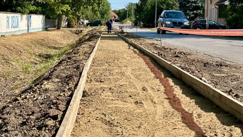 U toku izgradnja pešačkih staza u Ulici Dositeja Obradovića u Mokrinu
