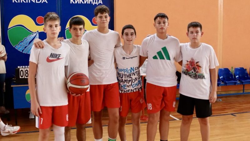 Osnovci organizovali humanitarne turnire za pomoć školi u Gračanici