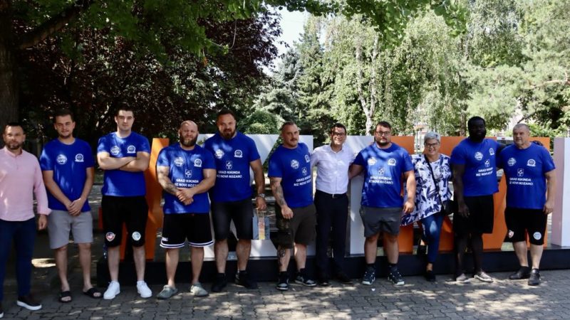 Snagatori na prijemu u Gradskoj kući pred večerašnji spektakl u Kozarcima