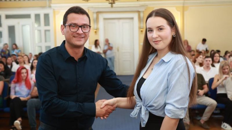 Grad stipendijama i podsticajima podržao 257 studenata