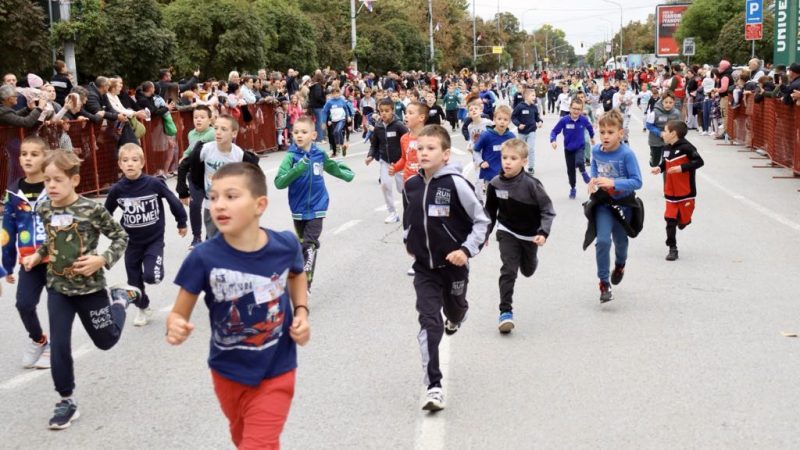 Kikinđani trčali za srećnije detinjstvo: Prodato više od 4 hiljade startnih brojeva