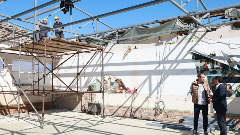 Počela rekonstrukcija krova Doma omladine u Mokrinu