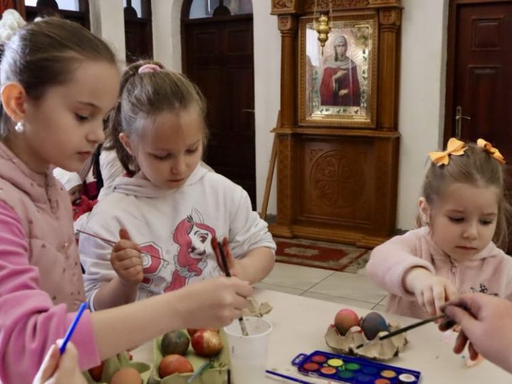 Uskršnja radionica za decu u petak u hramu svetih Kozme i Damjana
