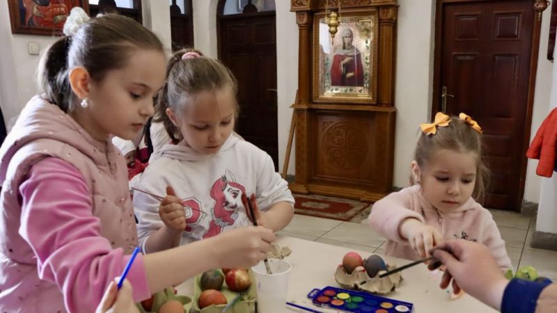 Uskršnja radionica za decu u petak u hramu svetih Kozme i Damjana