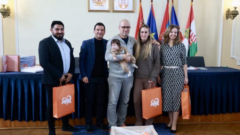 Upriličena dodela bebi-paketa roditeljima dece rođene u julu, avgustu i septembru
