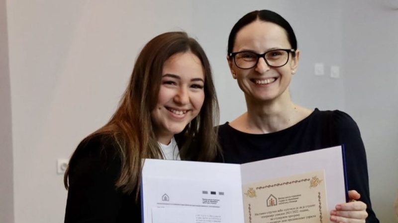 Obeležen Dan VŠSSOV: Student generacije Una Rodić